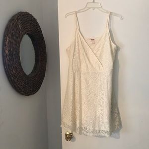 Lace white short dress